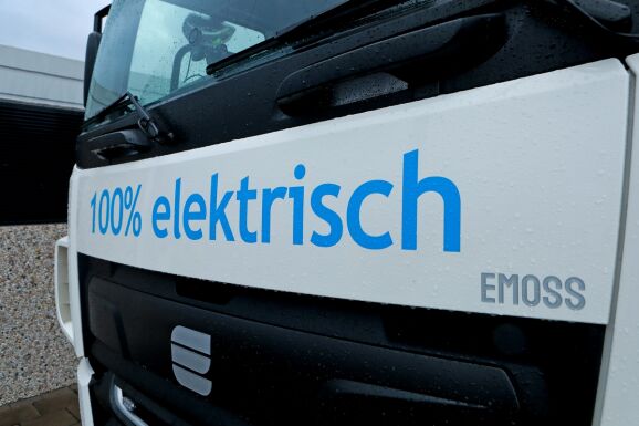 Den Hartogh deploys first 100% electric 50-tonne truck